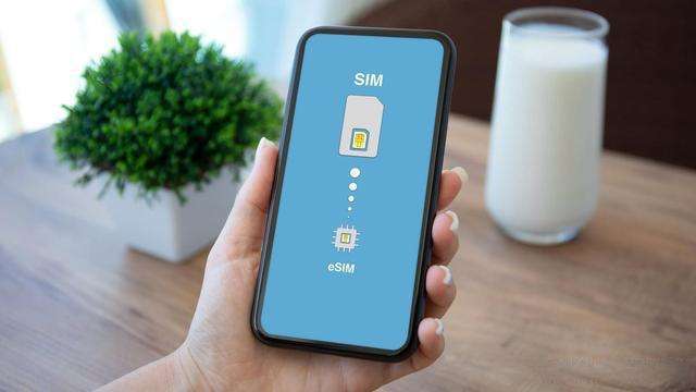 换手机号直接扫码 iPhone 14或完全取消SIM卡槽？