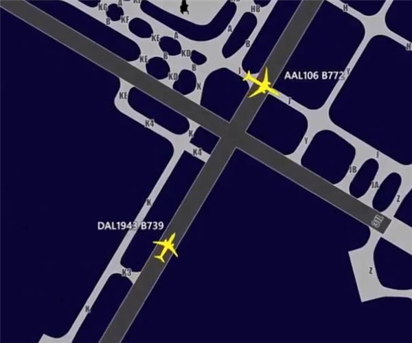 美国两架波音客机在机场相撞：机翼都断了