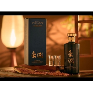品味经典：酱香型白酒在餐桌上的角色与礼仪