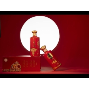 白酒文化新视角：从艺术到生活的融合